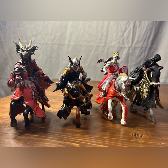 Papo Knights and horses Set of 4 - Picture 10 of 11